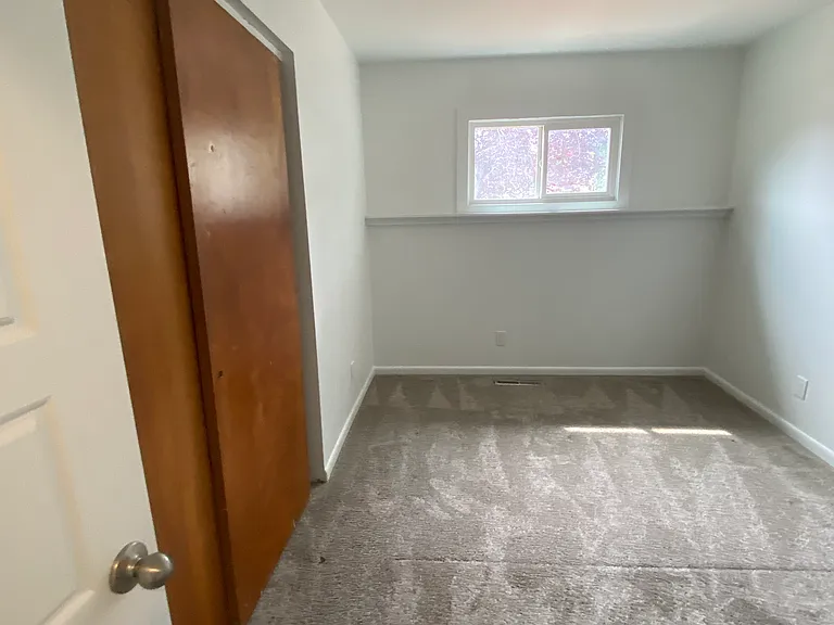 6825 S Jefferson St — Photo 22