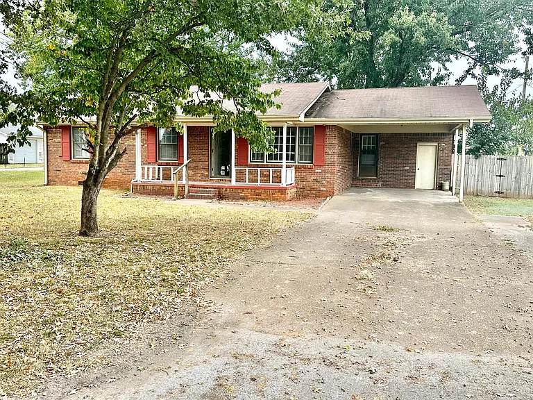 420 Edison Ave — Photo 4