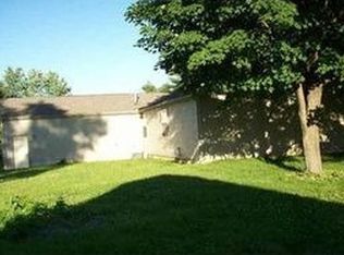 12617 Carter Rd, Pekin, IL 61554