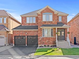 11 Maple Valley St, Brampton, ON L6P 2E7