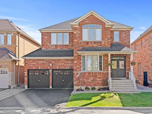 11 Maple Valley St, Brampton, ON L6P 2E7