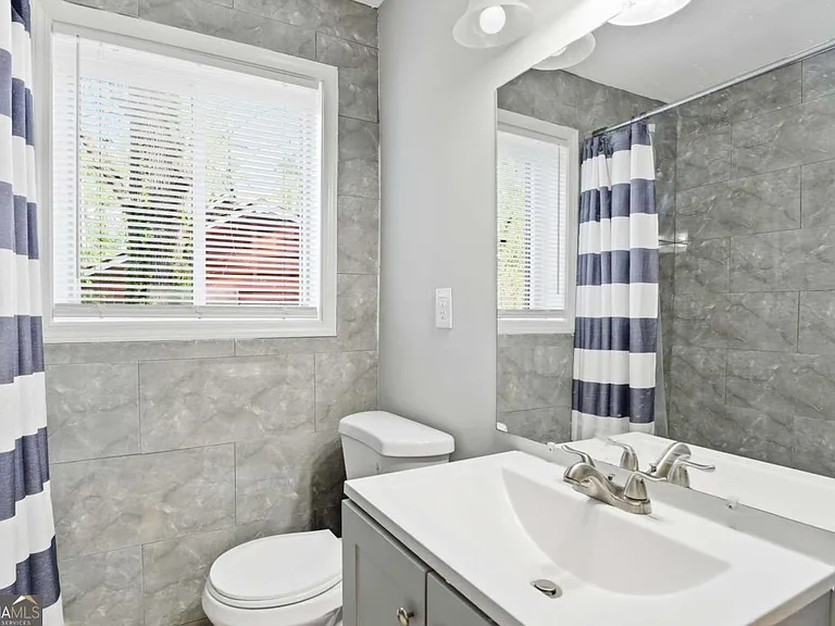 1735 Carter Cir — Photo 18