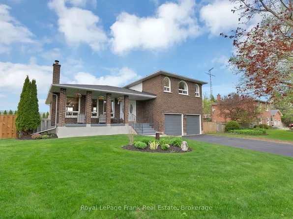 8 Gamron Ave, Uxbridge, ON L9P 1R4