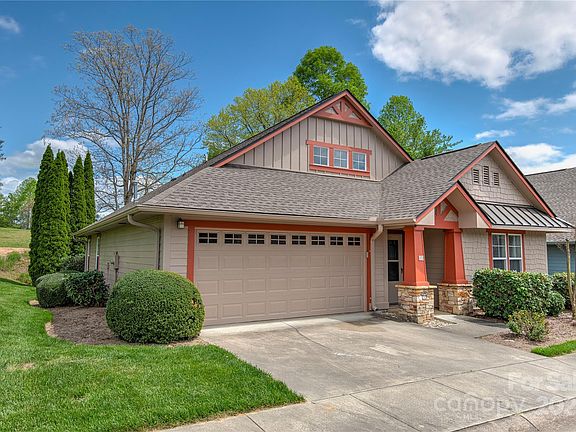 2nd image of 34 Gray Wolf Ln