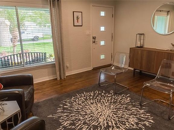 4th image of 3018 Wessex St