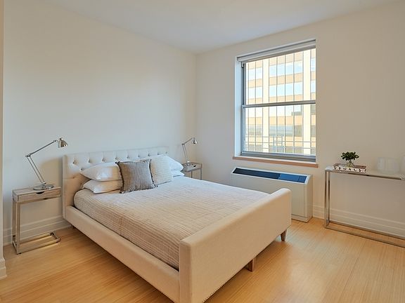 4th image of 110 Livingston St APT 5R