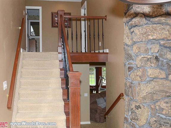 3rd image of 8435 Firethorn Ln