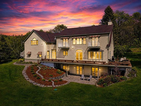 3rd image of 20 Hillside Terrace