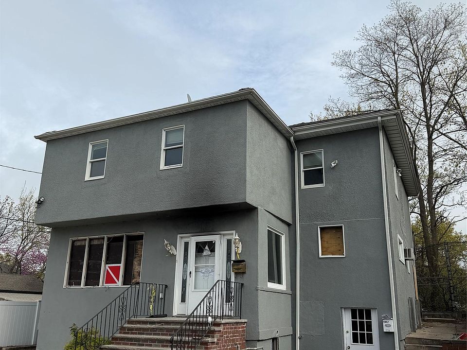 1st image of 215 Spring Street