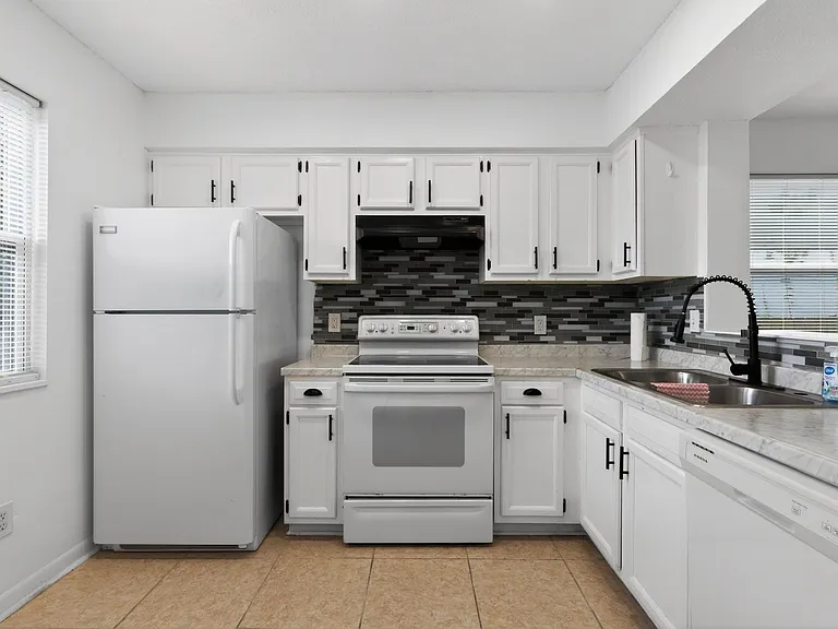 2066 Utah Ave #2 — Photo 2