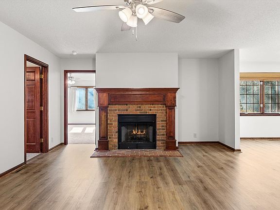 5th image of 208 Yellow Poplar Ct
