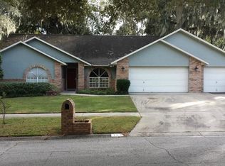 707 Sportsman Park Dr, Seffner, FL 33584