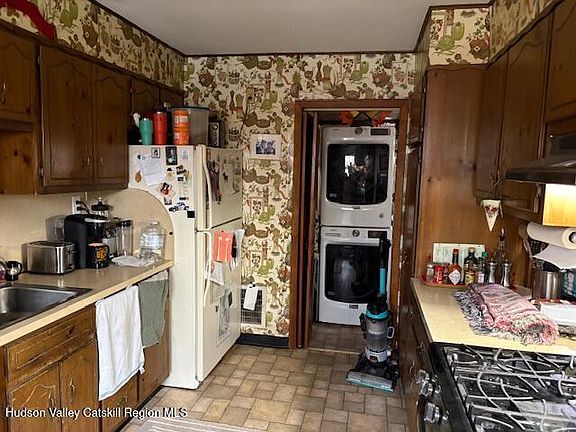 5th image of 504 Greenkill Road