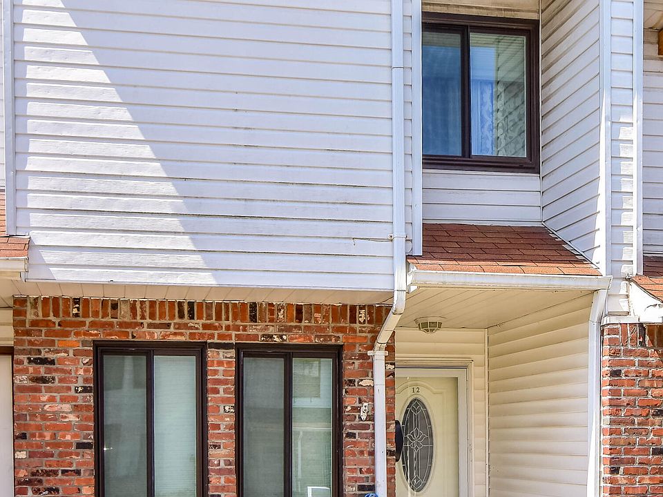 1st image of 12 Stratford Ct