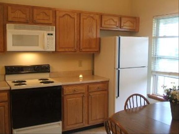 5th image of 3555 Goodall Ct
