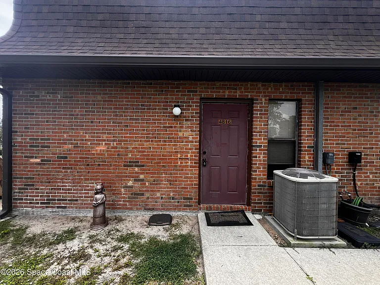 4816 Overlook Dr NE #1 — Photo 1