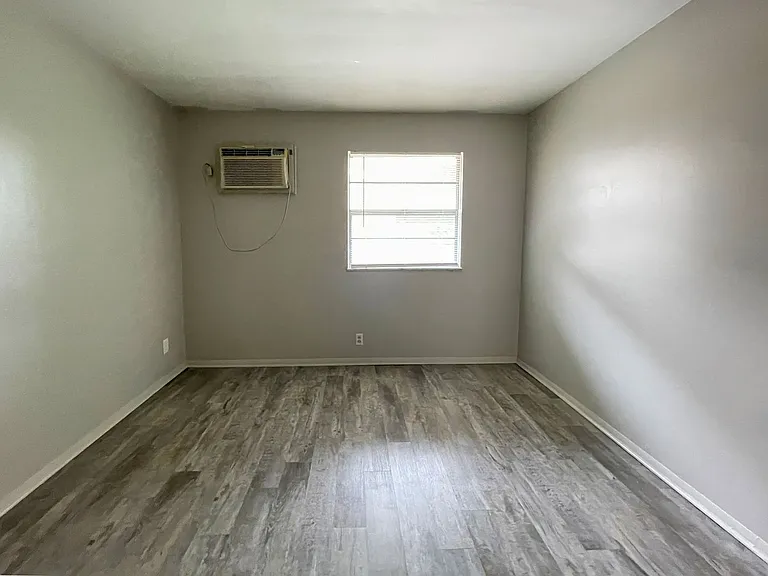 2310 N Oakwood Ave #2 — Photo 11