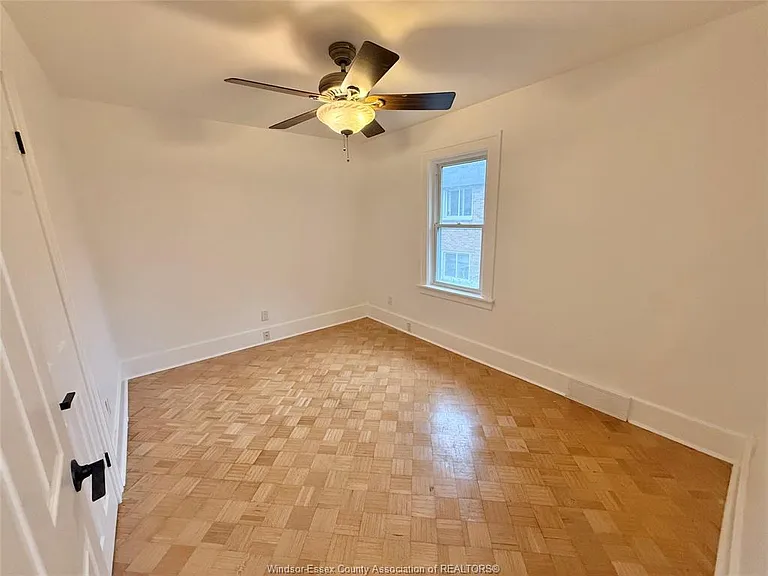 837 Louis Ave #UPPER — Photo 11