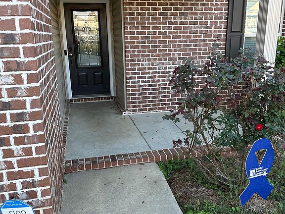 3rd image of 221 Blazer Dr