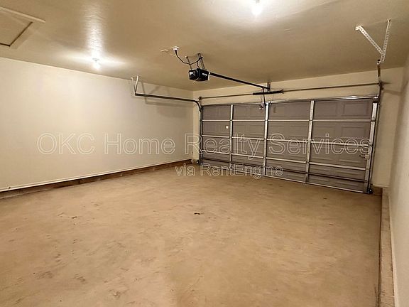 4th image of 11417 N University Ave