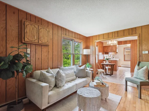 1960 3rd St, White Bear Lake, MN 55110