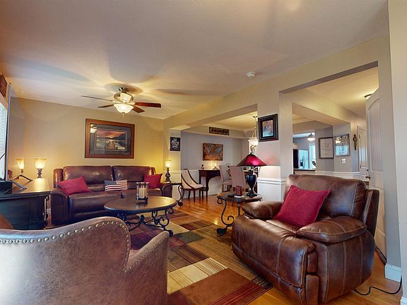 3rd image of 402 Olympic Ln