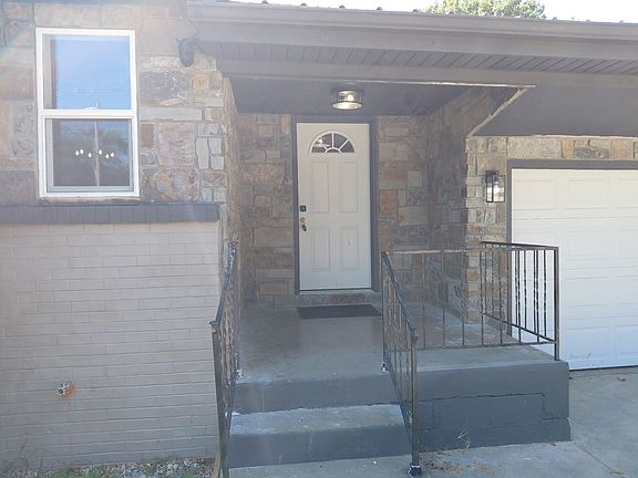 3rd image of 3006 E Gasconade St