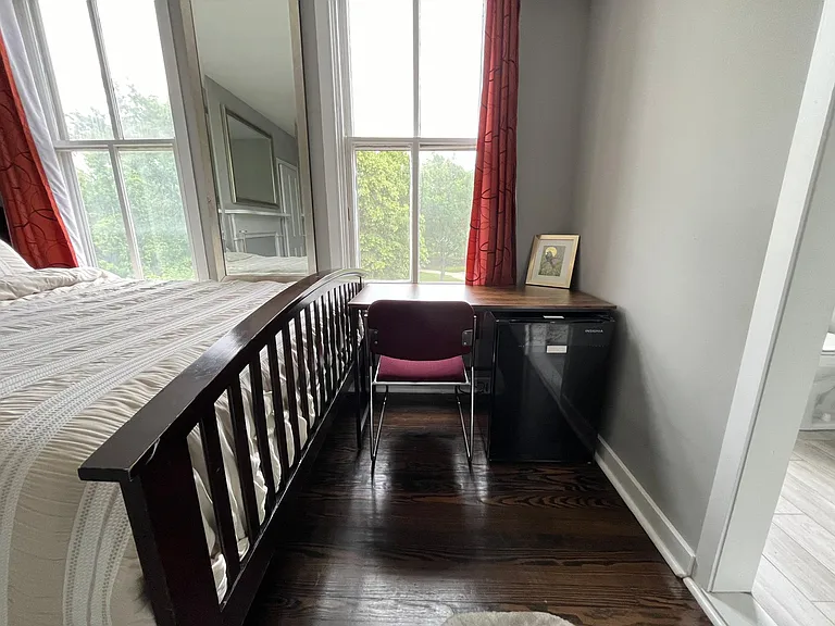 1511 W Lombard St — Photo 14