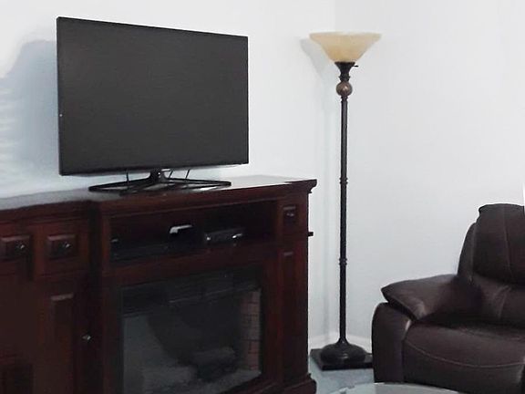 2nd image of 611 Joel Blvd APT B