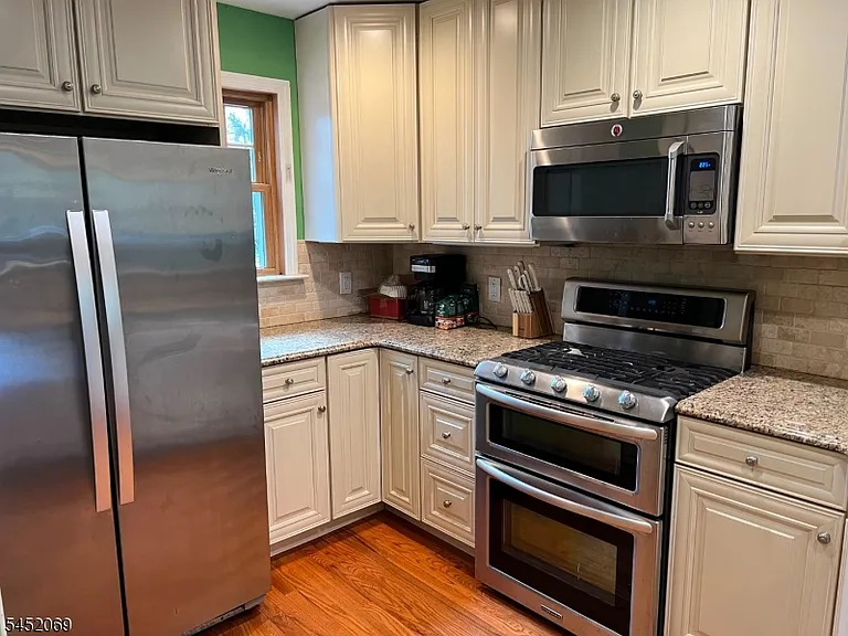 815 Seymour Ave — Photo 3