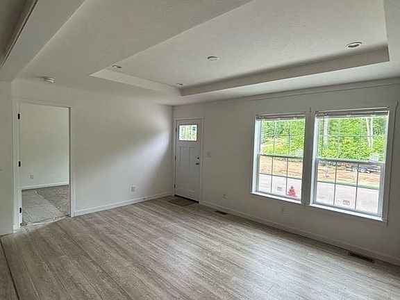 4th image of 6 Pinrock Dr