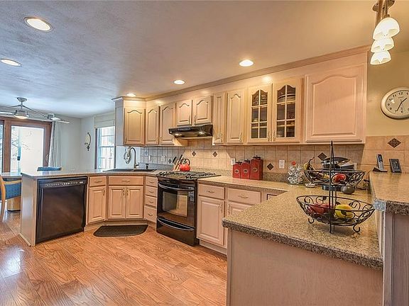 2nd image of 4070 Balboa Dr