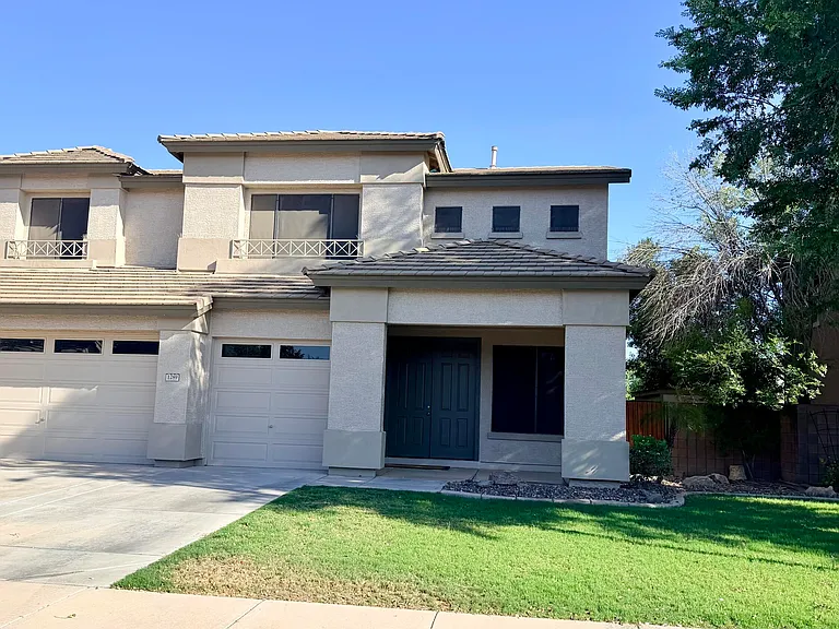 1289 E Iris Dr — Photo 1