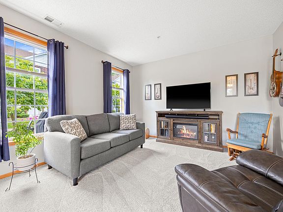 5th image of 1246 Chateau Ave #409