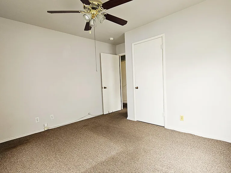 478 Anton Dr — Photo 3