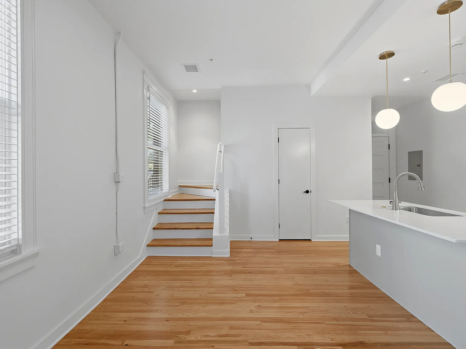1 bed, 847 sqft, $1,490 — Photo 3
