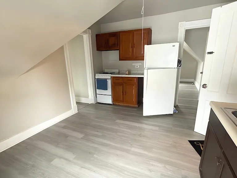 68 Waverly St #3 — Photo 2