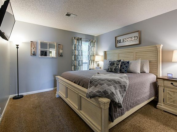 4th image of 257 Clubhouse Dr APT 9