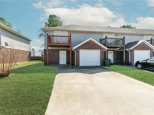 2297 W Skyler Dr, Fayetteville, AR 72703