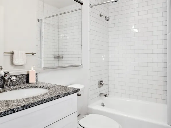355 South End Avenue image 2 of 13