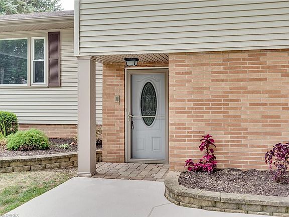 2nd image of 671 Woodland Dr