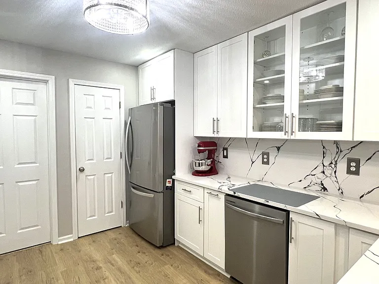 519 Clover Trl — Photo 12