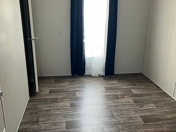 3rd image of 178 Pleasant Pine Dr