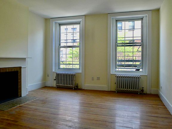 2nd image of 226 E 59th St #4FF