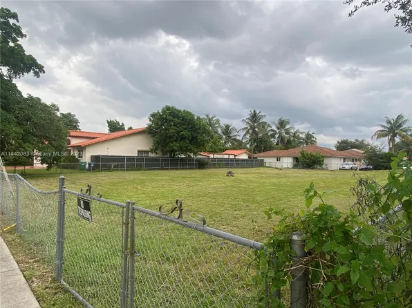 38th Ave, Miami, FL 33166