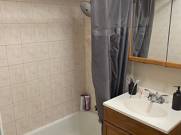 5th image of 115 Dover Dr Unit 8