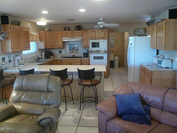 3rd image of 586 E Canyon View Dr