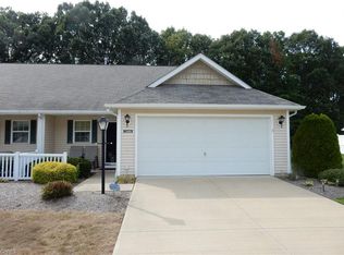 7460 Willow Woods Dr #6B, North Olmsted, OH
