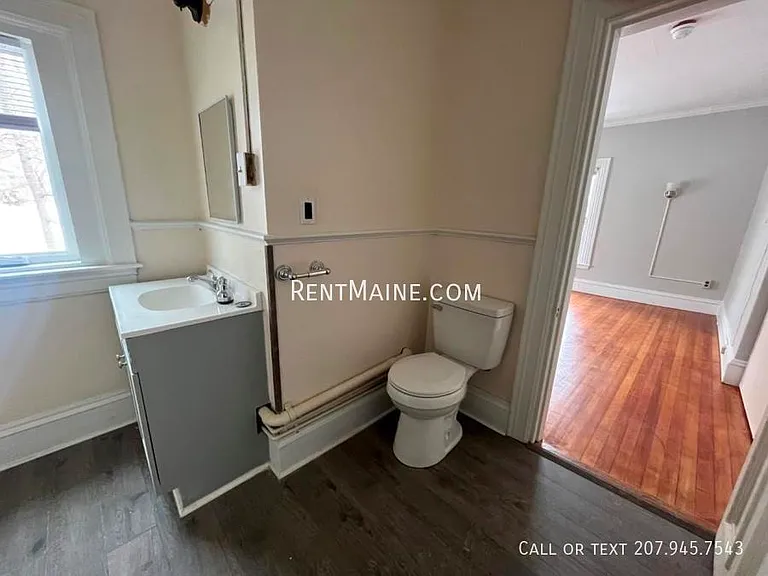 24 Grove St #E — Photo 13
