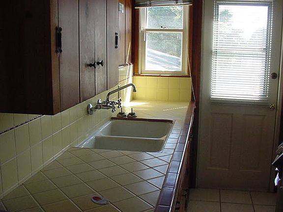 4th image of 2753 C St